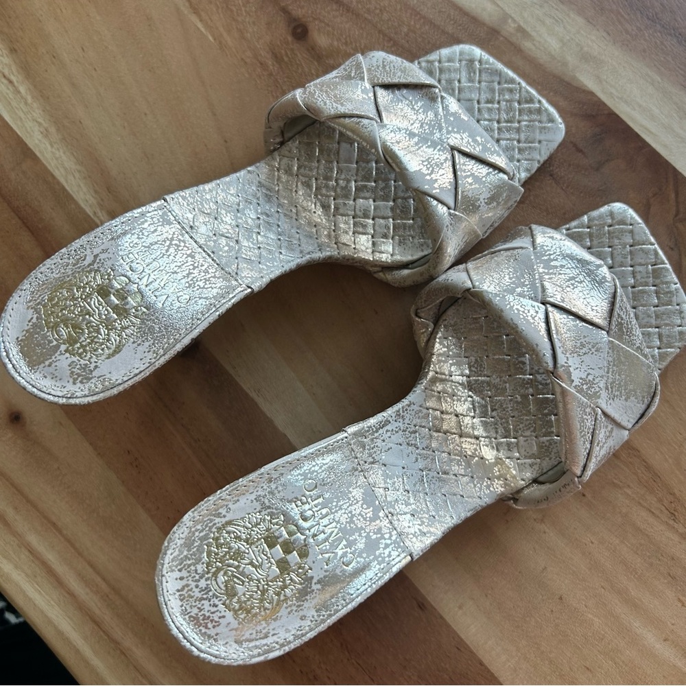 New Vince Camuto Brelanie Gold Metallic Woven Heels - Picture 7 of 8